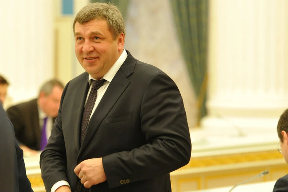 Был Слюняевым, стал Албиным.
