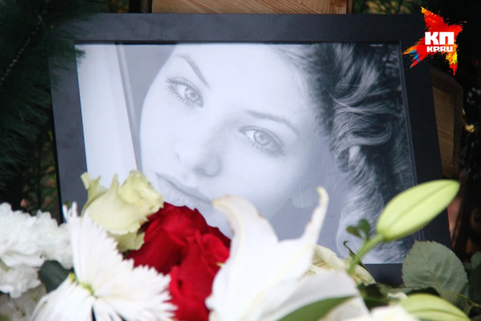 Марию Гликину похоронили 12 ноября в Нижегородской области. Полиция продолжает искать ее убийцу.