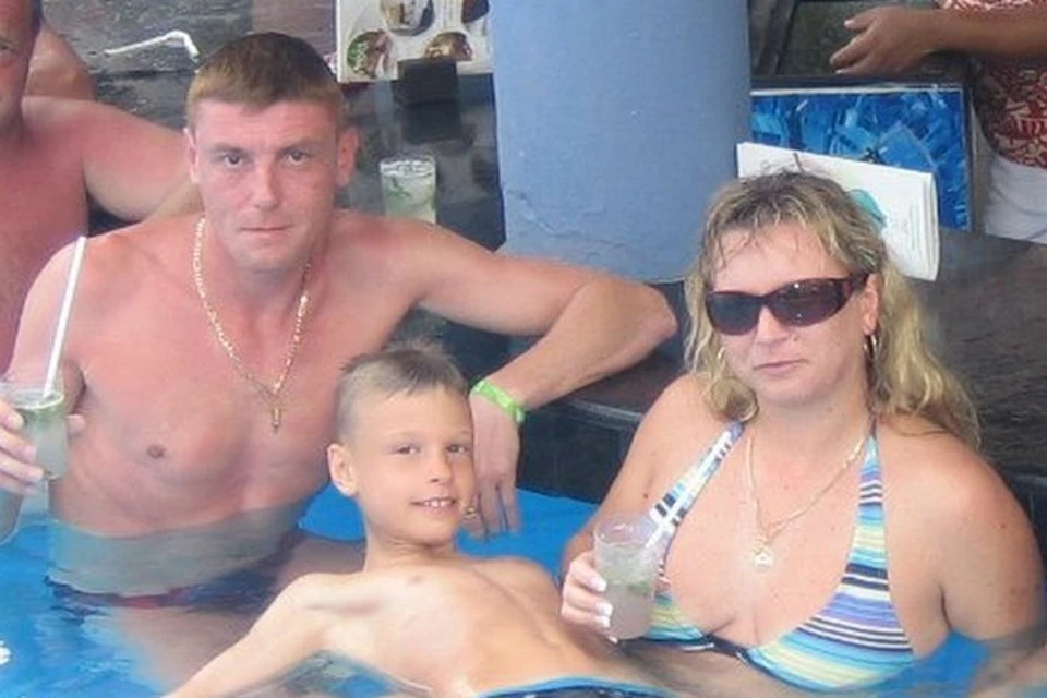 На фото семья Тисленко с младшим сыном Владиком. Фото: соцсети.