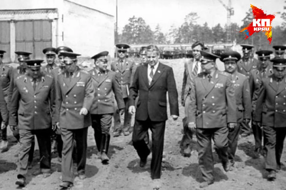 Сперва Борис Ельцин был уверен, что это солдаты напустили на людей сибирскую язву, когда случайно раскопали могильник