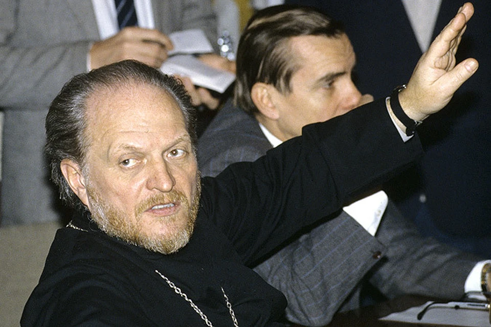 Депутат Глеб Якунин на Cедьмом cъезде народных депутатов РФ, 1992 г.
