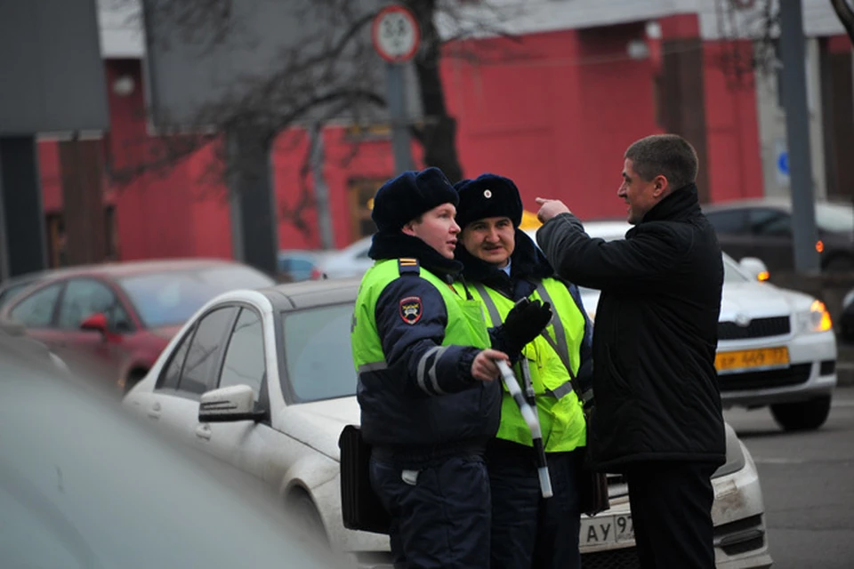 Подделки встречаются инспекторам ГИБДД каждый день