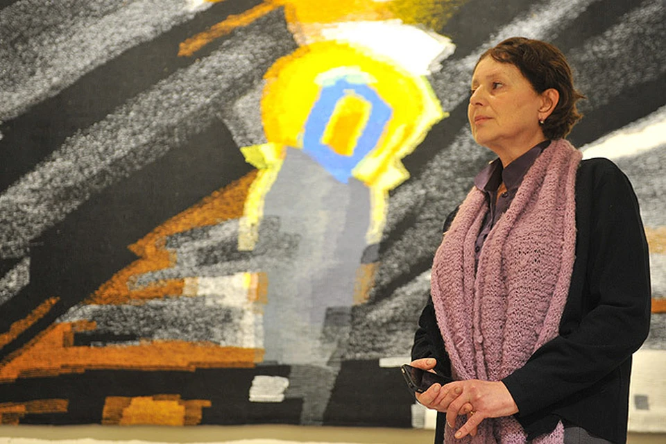 Художница Ольга Толстикова представила гобелены по мотивам трагических событий на юго-востоке Украины