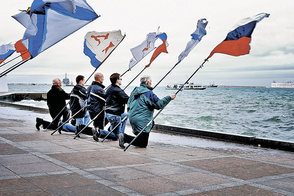 - Вместе с Россией быть! - решили 16 марта 2,5 миллиона жителей Крыма. Фото: Владимир ОДНОРАЛ