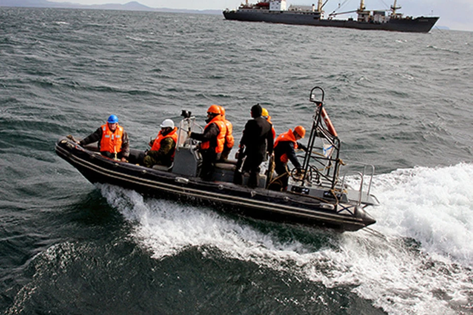 На борту находилось 132 члена экипажа. В настоящее время известно о 54 погибших. Фото: РИА Новости