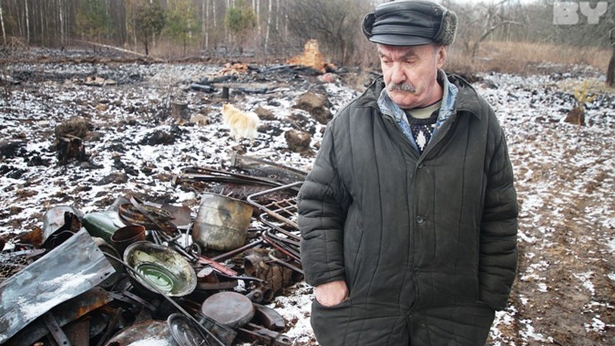 Жители сгоревшей деревни: «Дома и сараи никто не страховал, так что и денег  никто не получит» - KP.RU