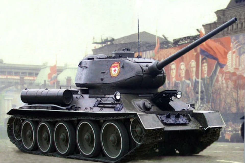 Танки Т-34 на параде в День Победы 9 мая 1990. Фото: museum-t-34.ru
