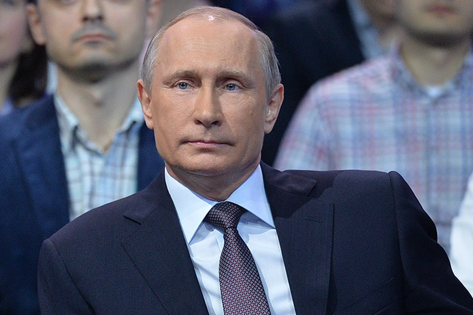 Владимир Путин: Зарплата губернатора не должна в разы превышать средней по региону