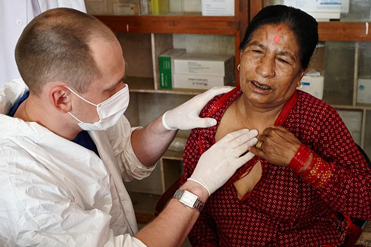 Как работают врачи МЧС в Непале