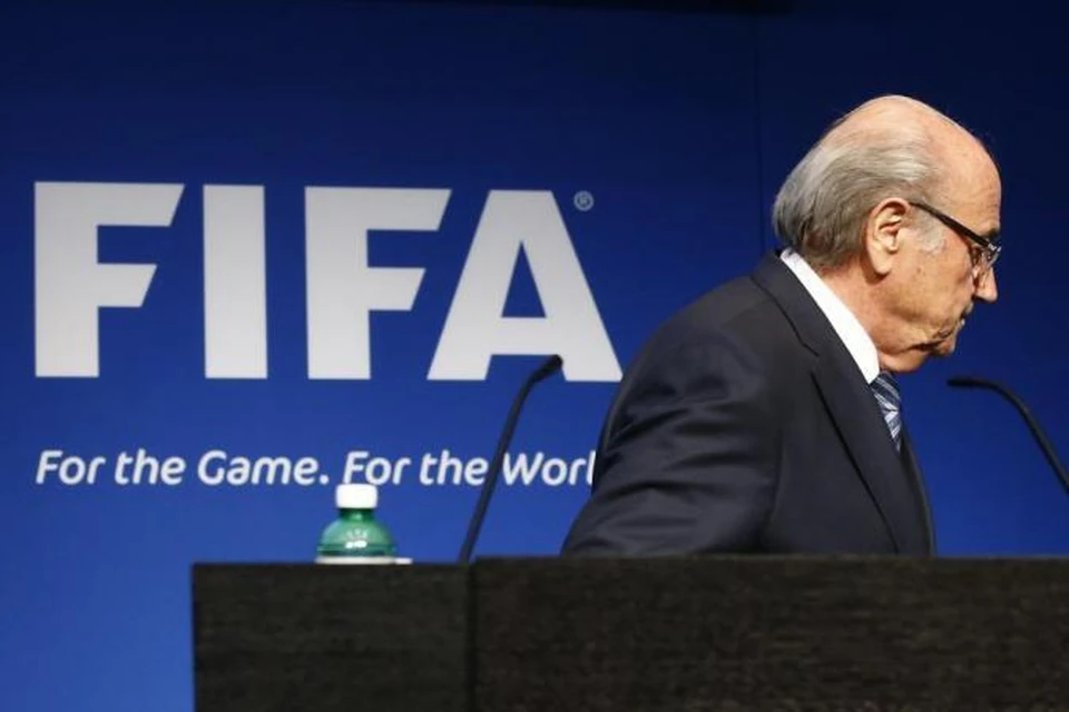 Президент ФИФА Йозеф Блаттер уходит в отставку из-за скандала