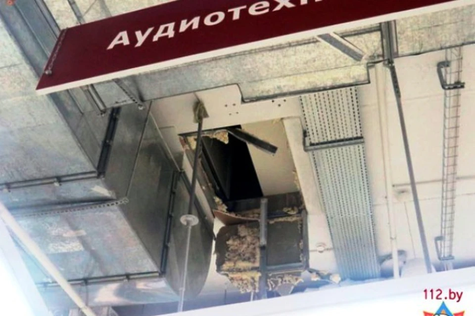 Минский строитель, который провалился в ТЦ "Замок", лежит в реанимации. Фото: МЧС.