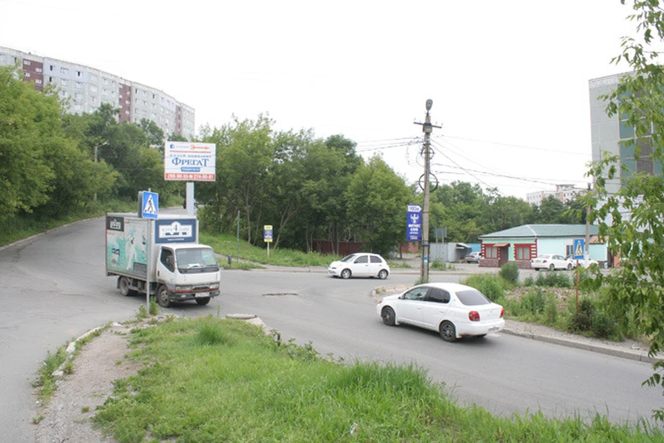 На Ватутина знаки есть, разметки нет