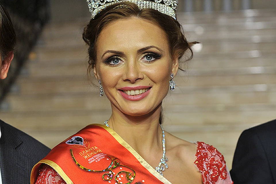 Корону "Миссис Россия - 2015" получила мать шестерых детей