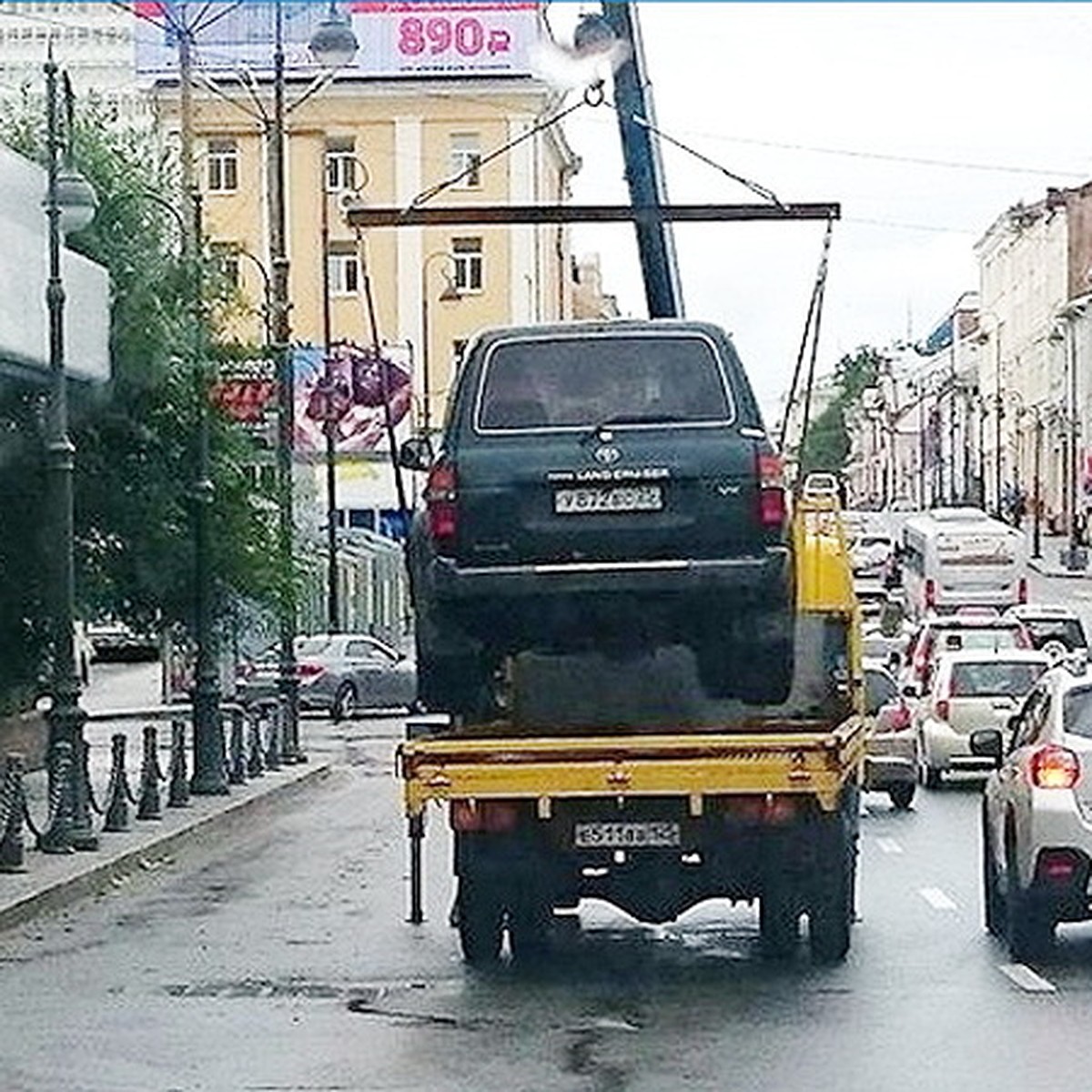 Во Владивостоке идут эвакуаторные войны - KP.RU