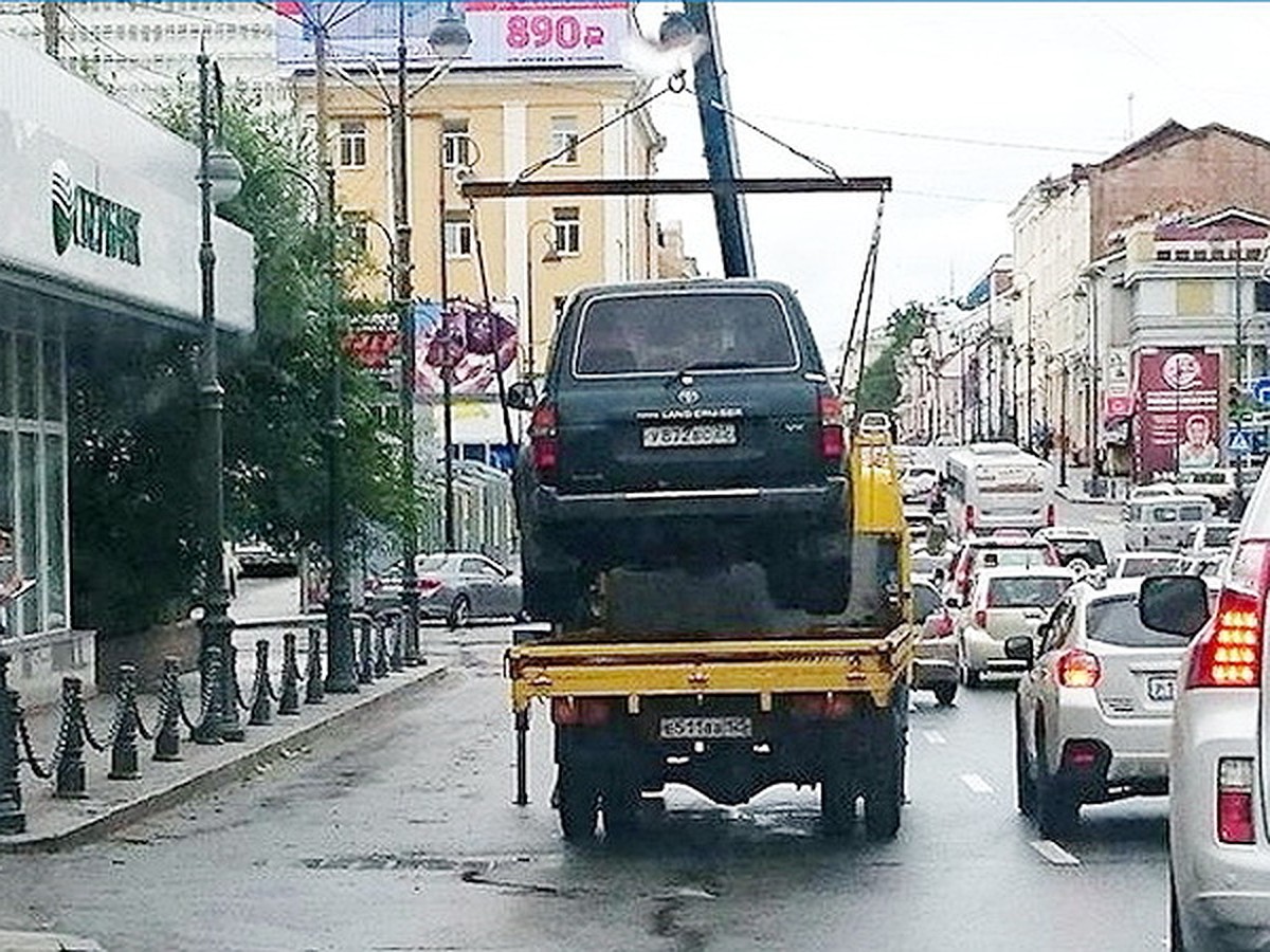 Во Владивостоке идут эвакуаторные войны - KP.RU