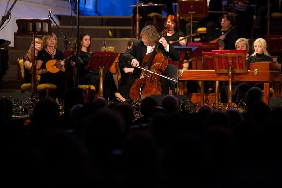 Выступление прославленного виолончелиста Александра Князева вызвало бурю оваций.