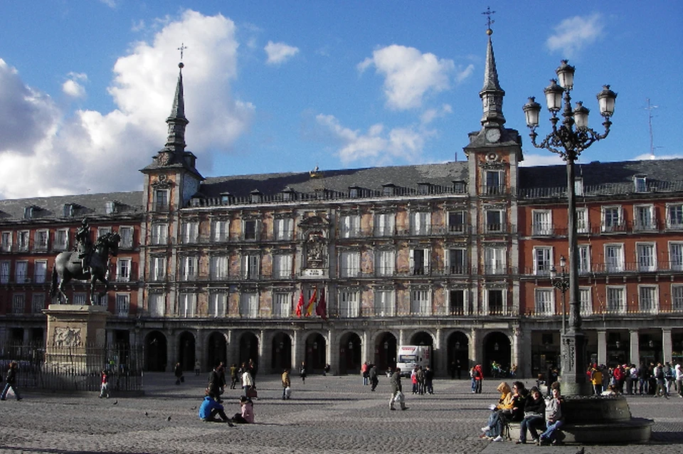 Пласа Майор - главная площадь Мадрида.