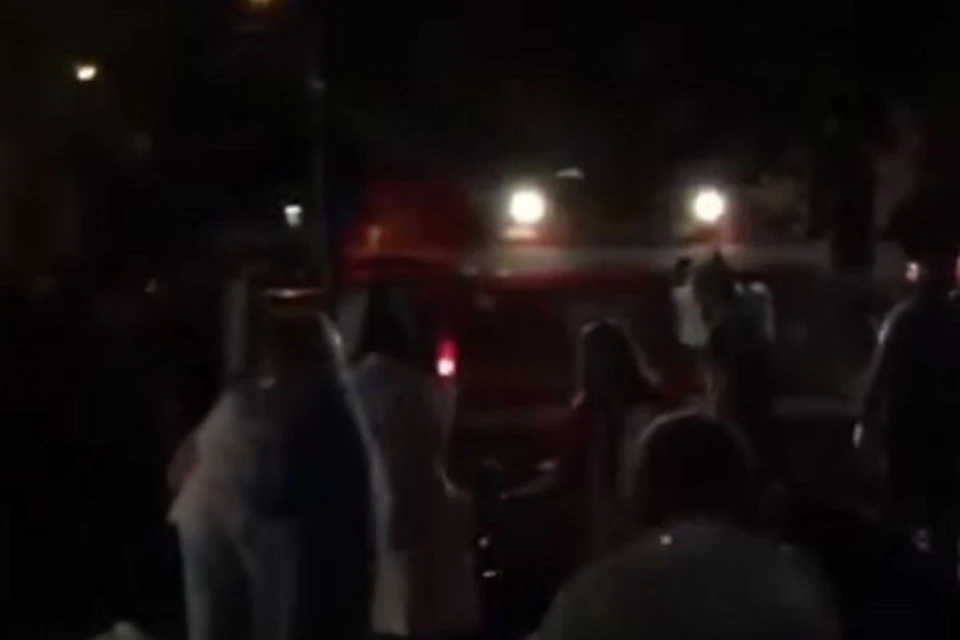 В Сеть попали страшные кадры с места пожара в ночном клубе в Бухаресте ФОТО: кадр из видео