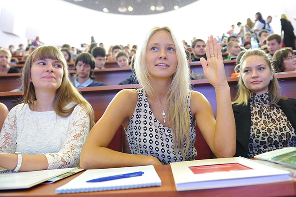 Российским студентам оплатят образование за рубежом, если они вернутся на родину.