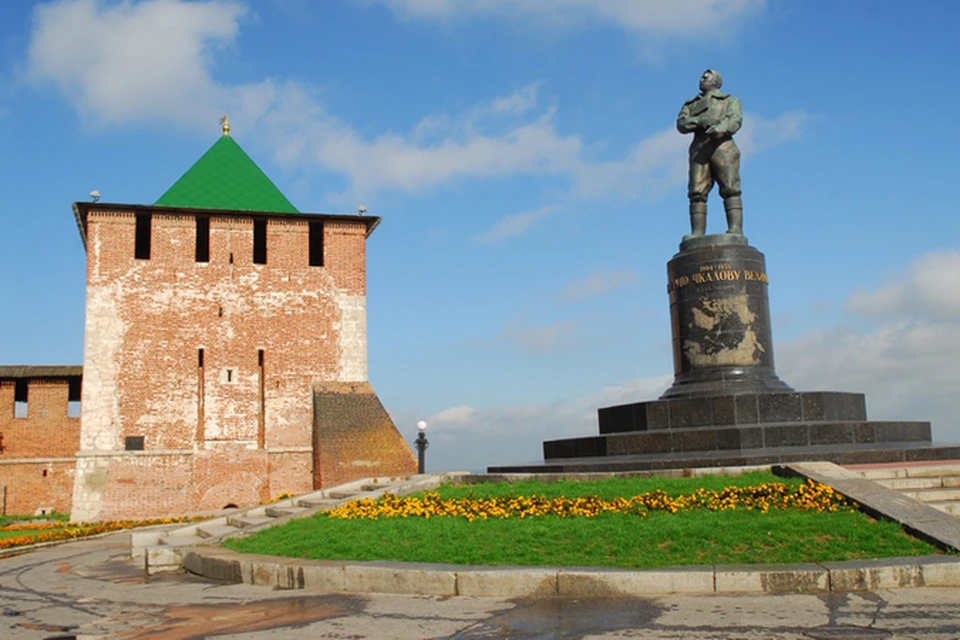 Каменным Нижегородский кремль стал в 1515 году.