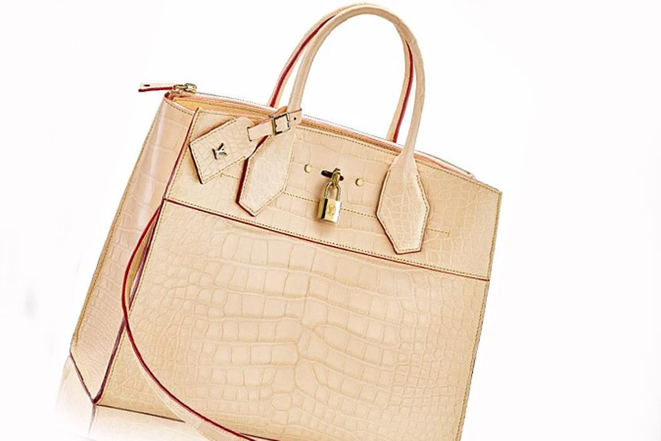 Французский дом моды выпустил эксклюзивную модель сумки за 55 000 долларов