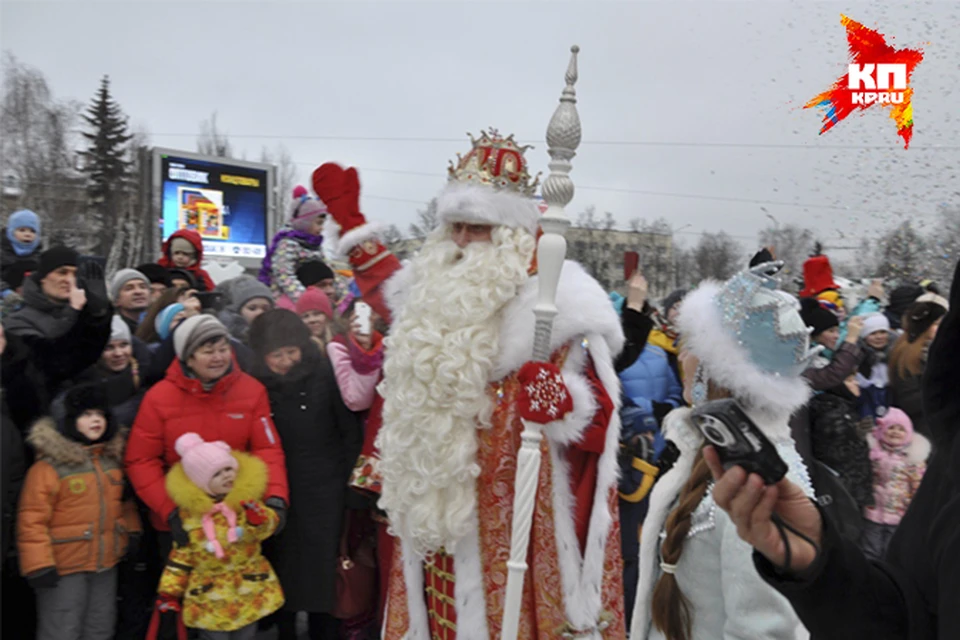 Дед Мороз на открытии главной елки пожелал ижевчанам стабильности и здоровья в Новом году