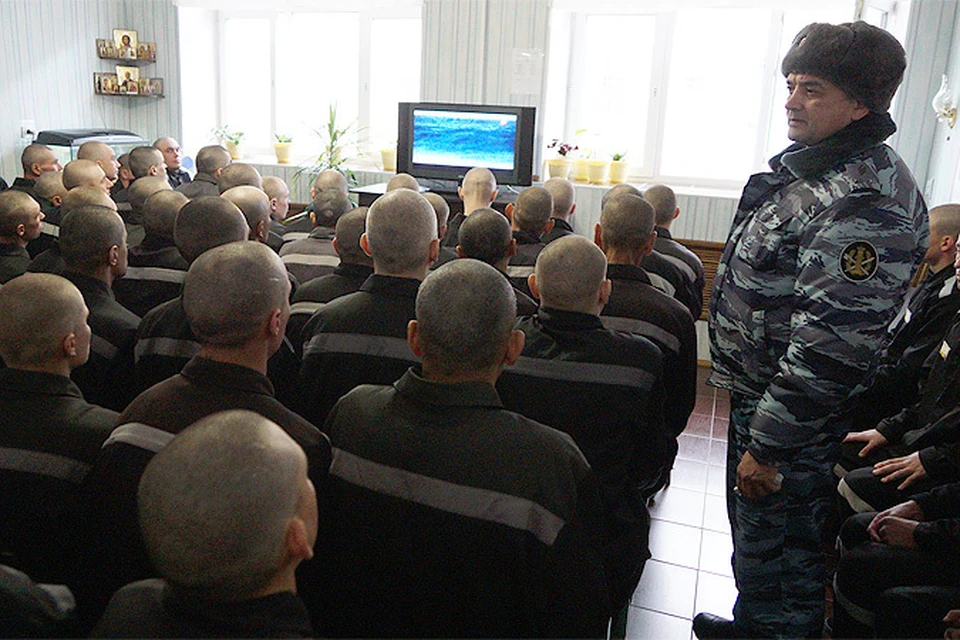 Заключенным теперь запрещено "использовать нецензурные, угрожающие, оскорбительные или клеветнические выражения и жаргон".