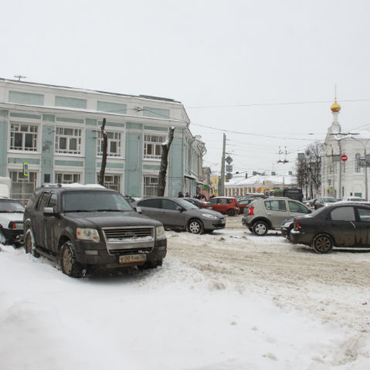 Платные парковки в центре Ярославля: власти идут на попятную - KP.RU