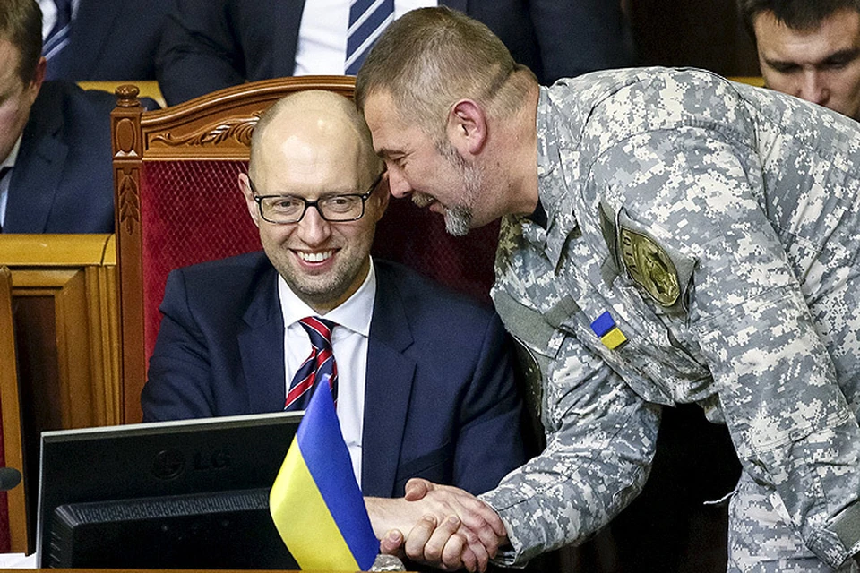 Украинская Верховная Рада не смогла отправить в отставку Арсения Яценюка и приступила к другой излюбленной забаве - переформатированию коалиции.