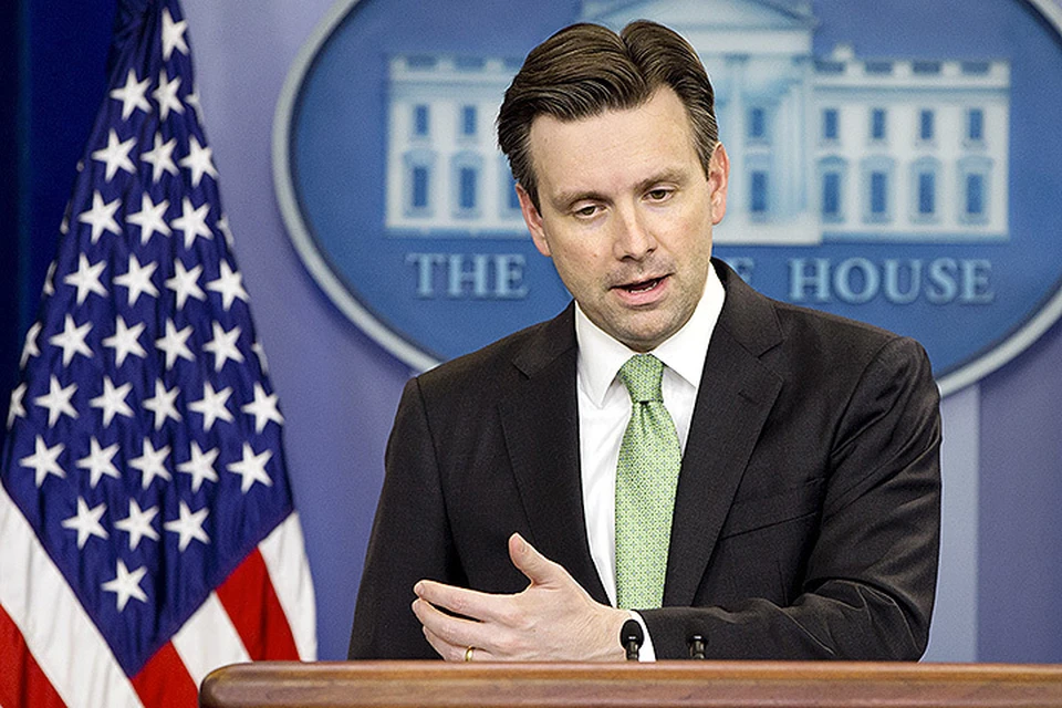 Пресс-секретарь Белого дома Джош Эрнест пожаловался на то, что Москва напрямую не связывалась в Вашингтоном, решив вывести войска из Сирии. Фото: AP/FOTOLINK