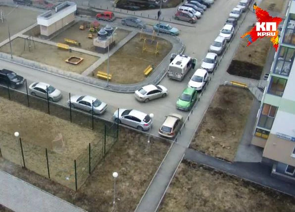 Неизвестный водитель избил шофера кареты "скорой помощи" Фото: Ксения Бакшаева