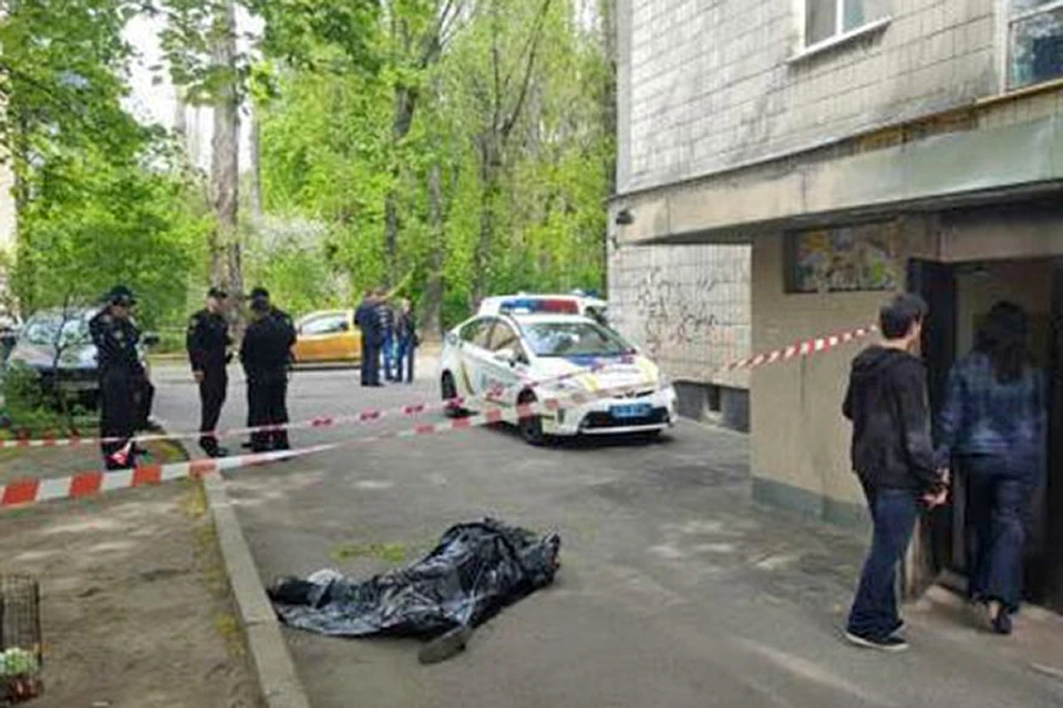 Вчера в Киеве погиб известный политолог Андрей Дорошенко. Он выпал из окна своей квартиры на Соломенке