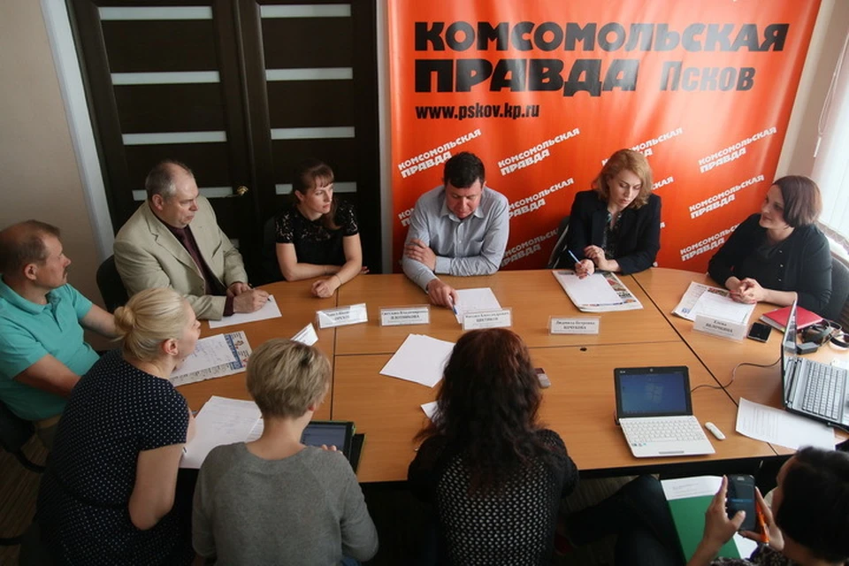 В пресс-центре псковской "Комсомольской правды" прошел круглый стол с представителями участников проекта "Клиника года".