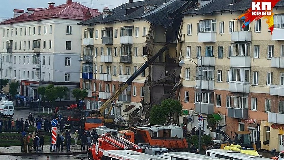 Четыре человека пострадали при обрушении пятиэтажки в центре Междуреченска  - KP.RU