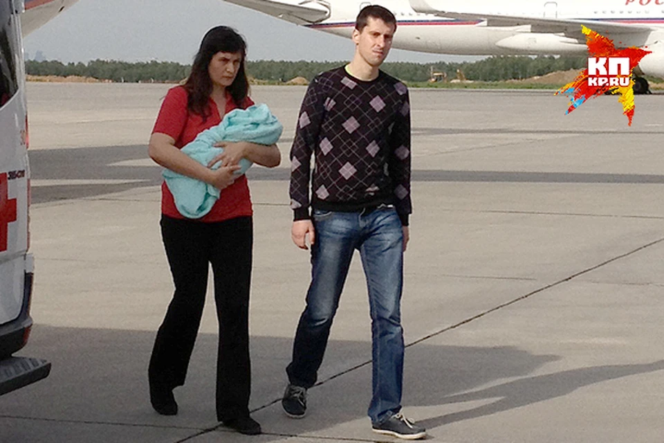 В Россию рейсом ГТК "Россия" прибыли граждане Украины, журналисты Елена Глищинская и Виталий Диденко.