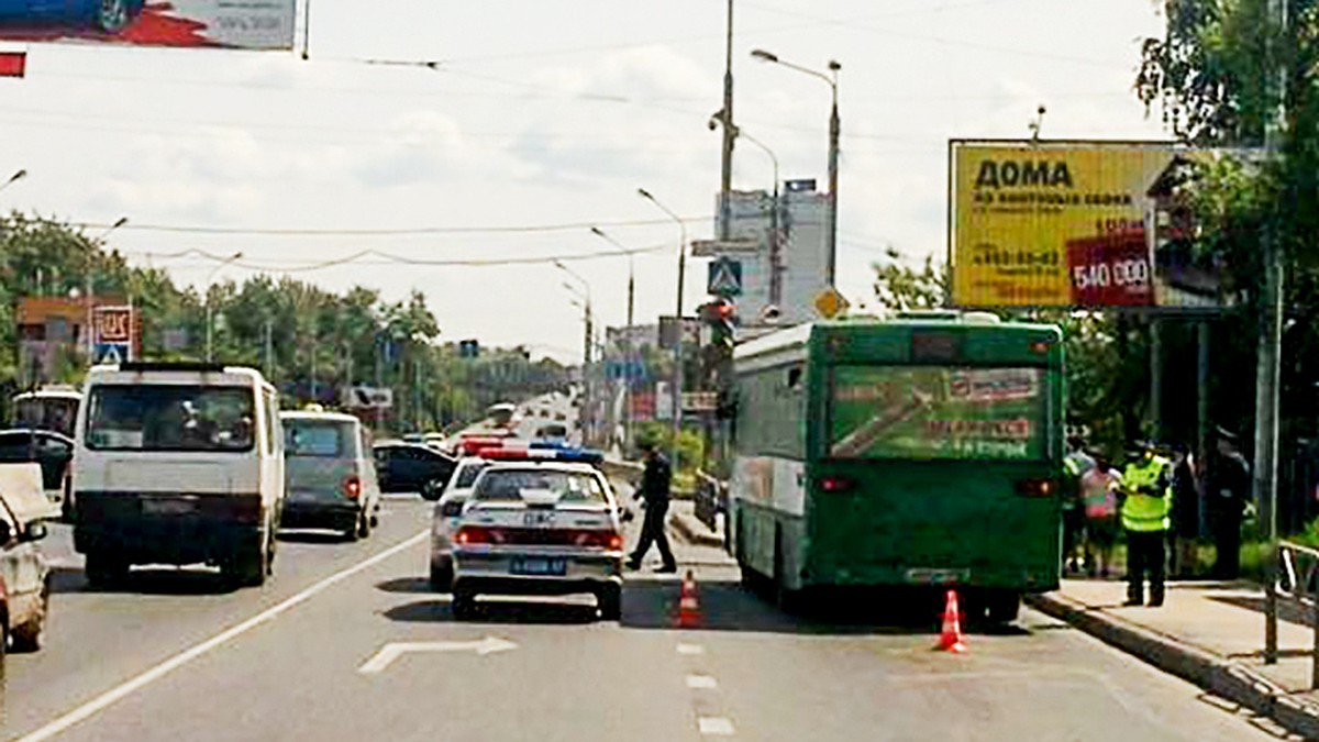 Очевидцы трагедии рассказали новые подробности гибели 4-летней девочки под  колесами автобуса в Перми - KP.RU