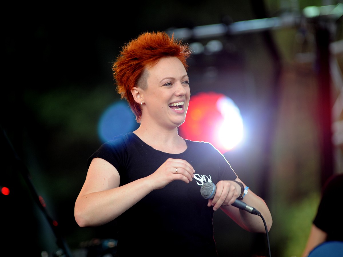 Кішкентай қара қызбен порно