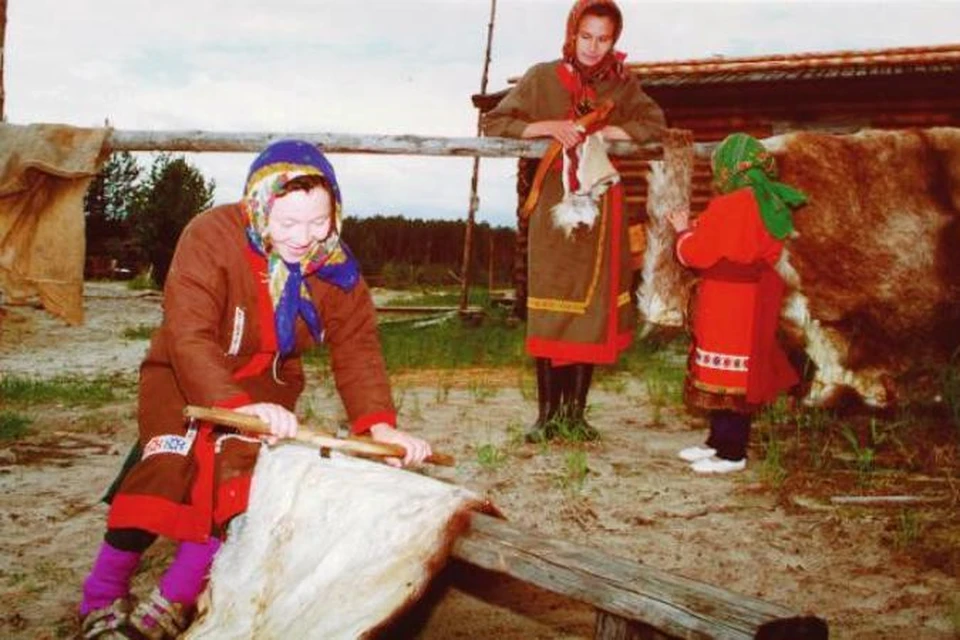 Наталья Комарова вручила премию Ювана Шесталова сельской учительнице, музейщику и молодёжному объединению. Фото: правительство ХМАО