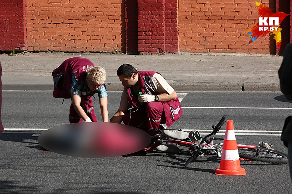 В центре Минска МАЗ насмерть сбил 15-летнюю велосипедистку.