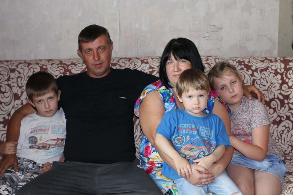 Новгородская область многодетные семьи. Омские многодетные семьи. Фото семьи Омск. Все семьи в Омске. ООМСК семья оркишей фото.