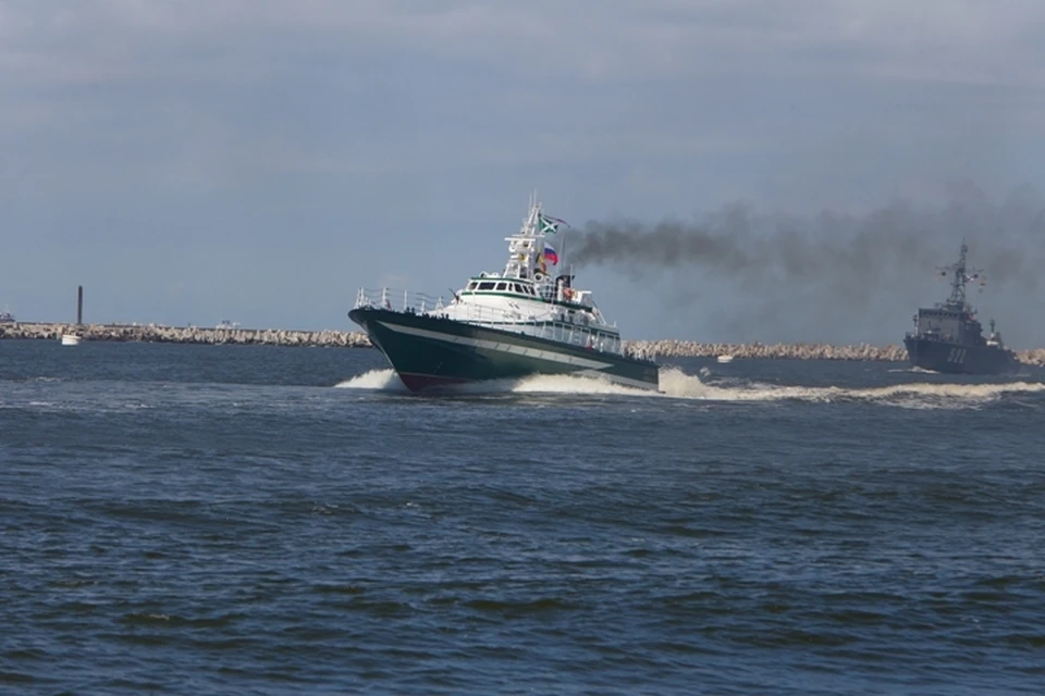 Всего зрители увидят три десятка боевых кораблей, судов обеспечения и быстроходных лодок.
