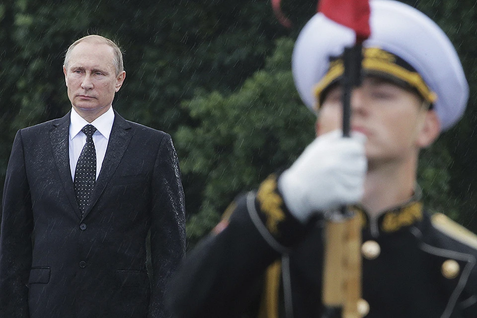 В День ВМФ Владимир Путин прибыл в Санкт-Петербург. ФОТО Михаил Метцель/ТАСС