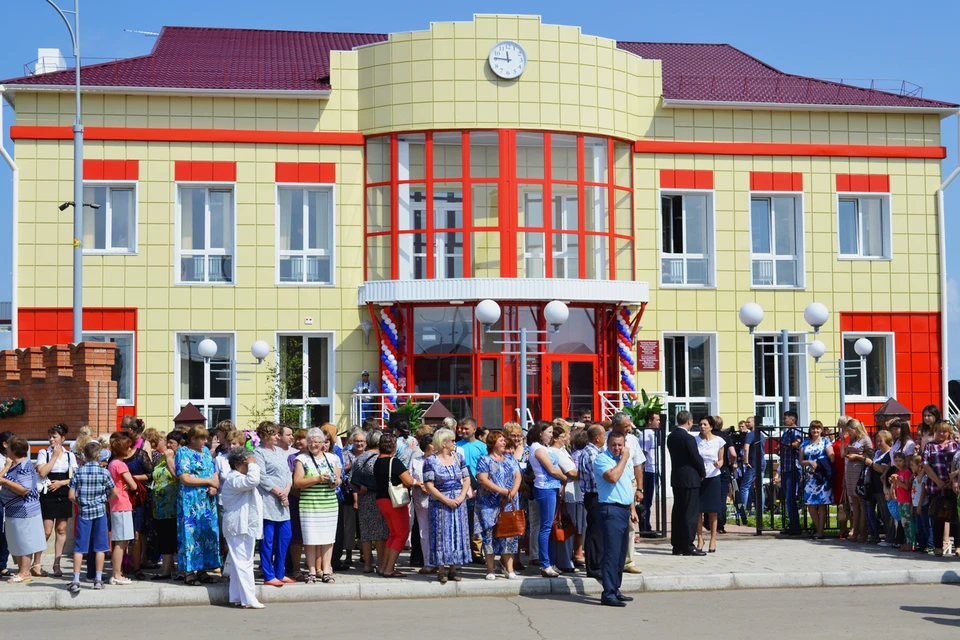Новое здание библиотеки в Шира — настоящий дворец. Фото: пресс-служба главы Хакасии