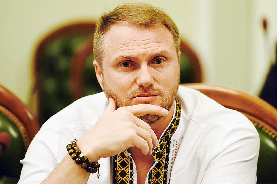 Депутат Украины Евгений Рыбчинский обвинил Россию в грязных подъездах украинцев.