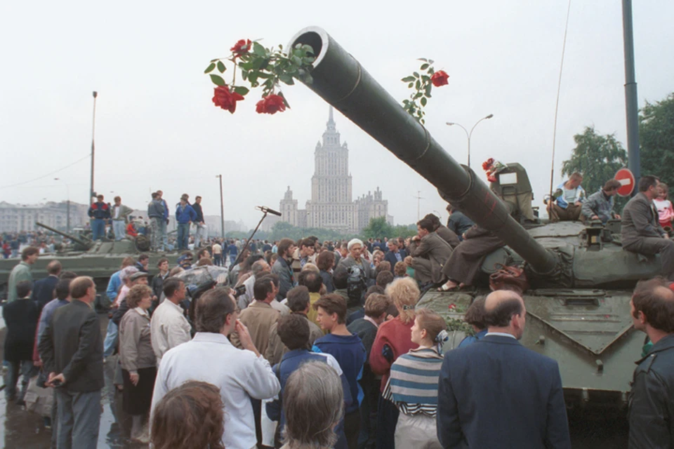 20 августа 1991 - танки на улицах Москвы Фото: Александра Чумичева и Валерия Христофорова /Фотохроника ТАСС/