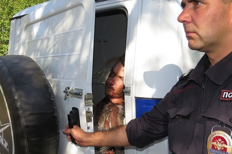 В Серове грабитель напал на двух полицейских и ранил их ножом Фото: руководитель пресс-службы ГУ МВД по Свердловской области Валерий Горелых