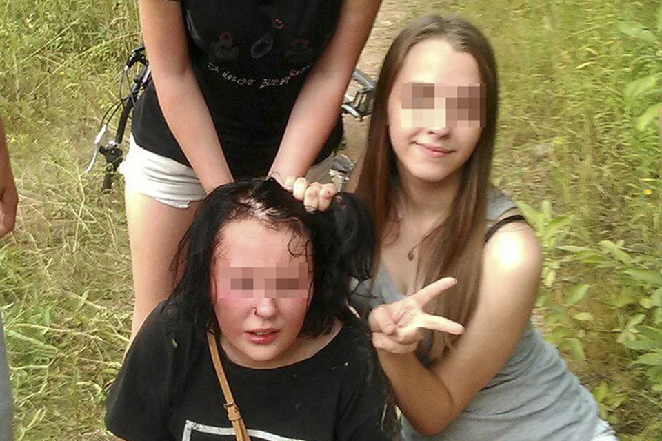 15-16 летние девицы-подростки таскали за волосы, пинали ногами, всячески измывались над 13-летней девчушкой