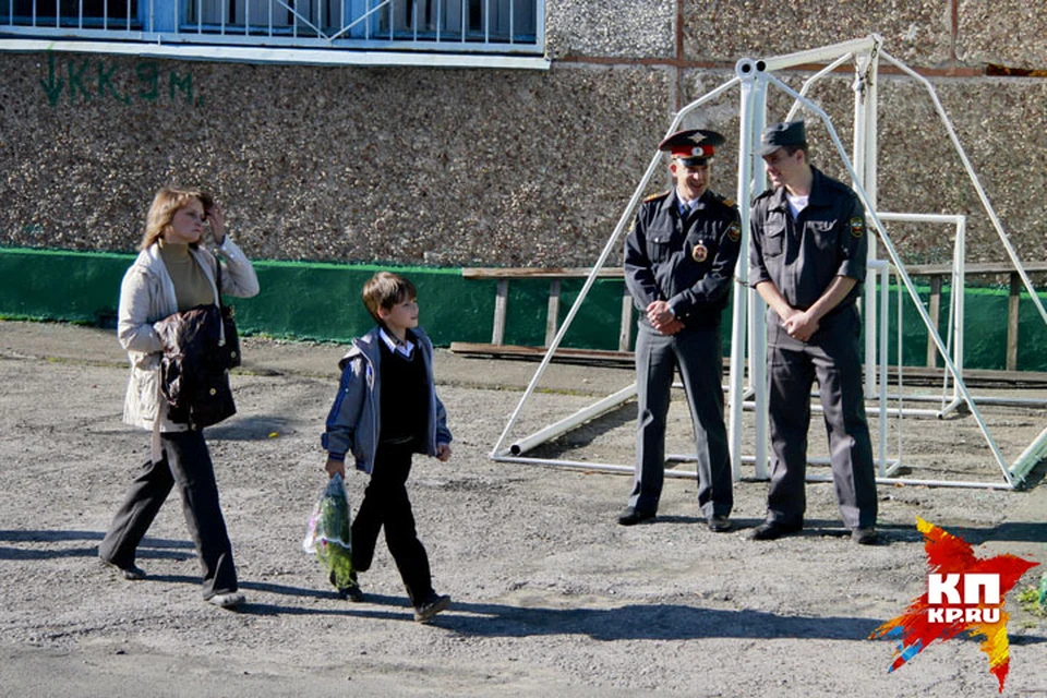 Перед началом осени в Новосибирской области проверяют безопасность садиков и школ.