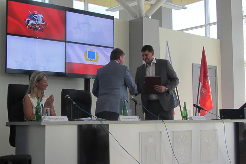 Владимир Черников и региональный профильный министр Александр Абросимов подписали соглашение о сотрудничестве в сфере туризма