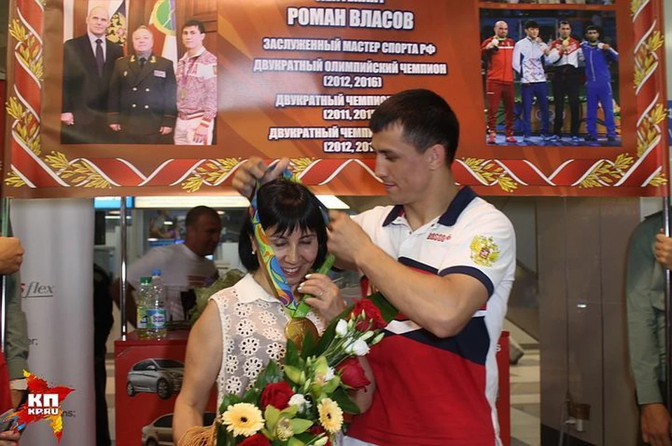 Мама двукратного олимпийского Романа Власова, Татьяна Леонидовна, даже и не подозревала, что после победы сына в Рио станет в соцсетях не менее популярной, чем сам спортсмен.
